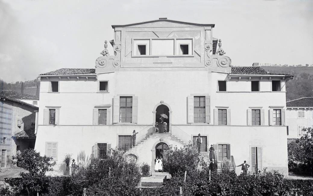 Foto storica in bianco e nero di Villa Balis Crema